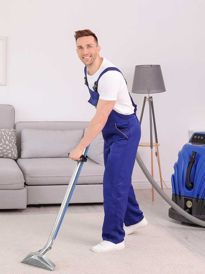Men-carpet-cleaner